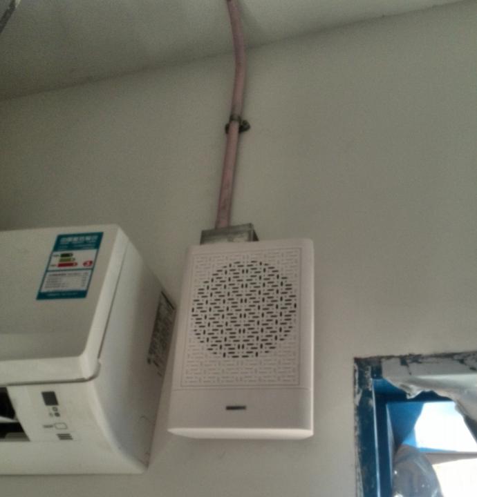 南通某園區(qū)設(shè)消控室，各建筑單體僅有消報、手報、聲光，是否需設(shè)廣播、隔離器？